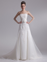 Tüll A-Linie-Brautkleid mit trägerlosem Design und Kunstdiamanten in Elfenbeinfarbe; mit Hof-Schleppe