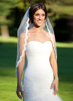Tüll Hochzeitsschleier; die eine abgestufte Spitze Schnittkante klassische Form Fingerspitze Schleier mit Comb(90*140cm)