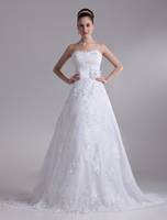 Tüll Prinzessin-Hochzeitskleid mit Herz-Ausschnitt und Blumen-Deko in Weiß