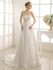 Trägloses Brautkleid aus Chiffon in Elfenbeinfarbe