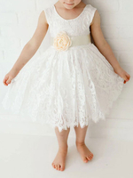 Weiße Blumenmädchenkleider Jewel Neck Lace Ärmellos Tee Länge A-Linie Spitze Kinder Gesellschaftsparty Kleider