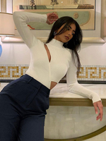 Weiße Bluse für Frauen Langarm Unregelmäßig ausgeschnittenes Polyester-T-Shirt mit hohem Kragen