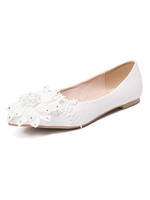 Weiße Hochzeits-Wohnungen spitzen Zehen-Blumen-Detail-Brautjungfern-Schuhe