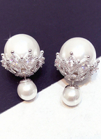 Weißen Stud Ohrringe Elegant Perlen durchbohrt Ohr Pins für Frauen