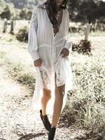 Weißes Boho Kleid Spitze V-Ausschnitt mit langen Ärmeln Taste up Strand vertuschen Kleid
