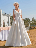 Weißes Intage Brautkleid V-Ausschnitt Ärmellose natürliche Taille Satin Stoff Bodenlange Fransen Traditionelle Kleider für die Braut