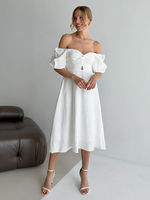 Weißes Sommerkleid mit ausgeschnittener Taille schulterfrei kurzen Puffärmeln elegantes A-Linien-Midikleid für Damen 2025