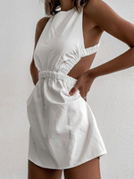 Weißes Sommerkleid Runder; schulterfreier; plissierter; rückenfreier; knielanger; lässiger Strandkleid mit Schnürung