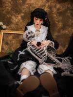 Wunderschönes Lolita Kleid mit Bubikragen und langen Ärmeln im süßen und hübschen Style und Rüschen